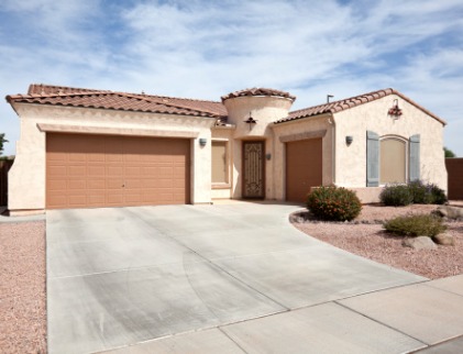 luxury-desert-home-picture-id184618449